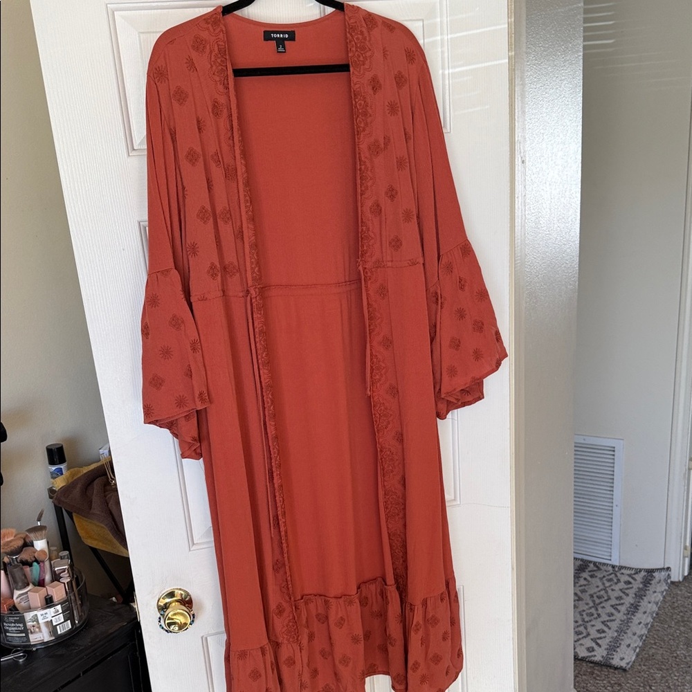 Torrid Terracotta Kimono with Floral Accents